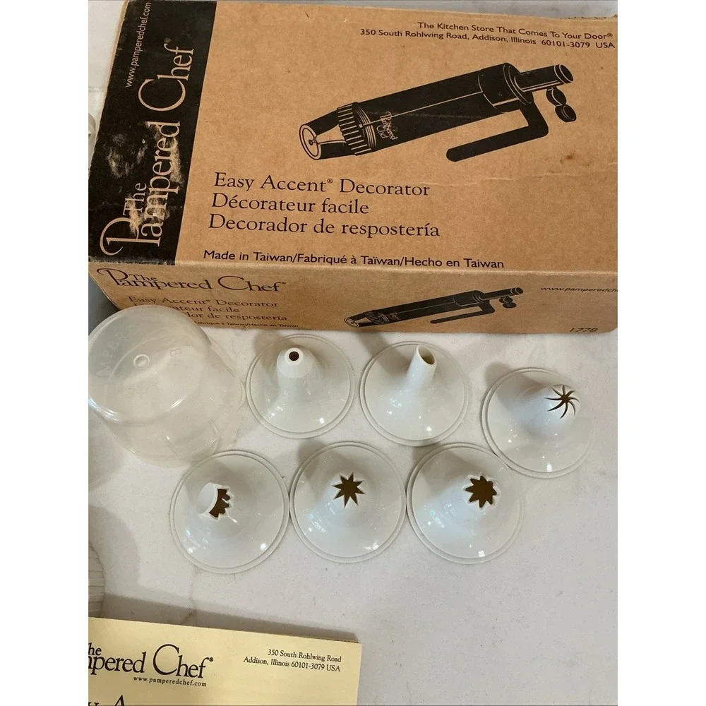 The Pampered Chef Easy Accent Decorator #1775 Cake Icing Set Complete in Box